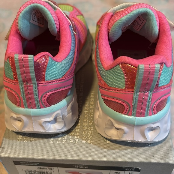 Avia - Picture 6 of 9